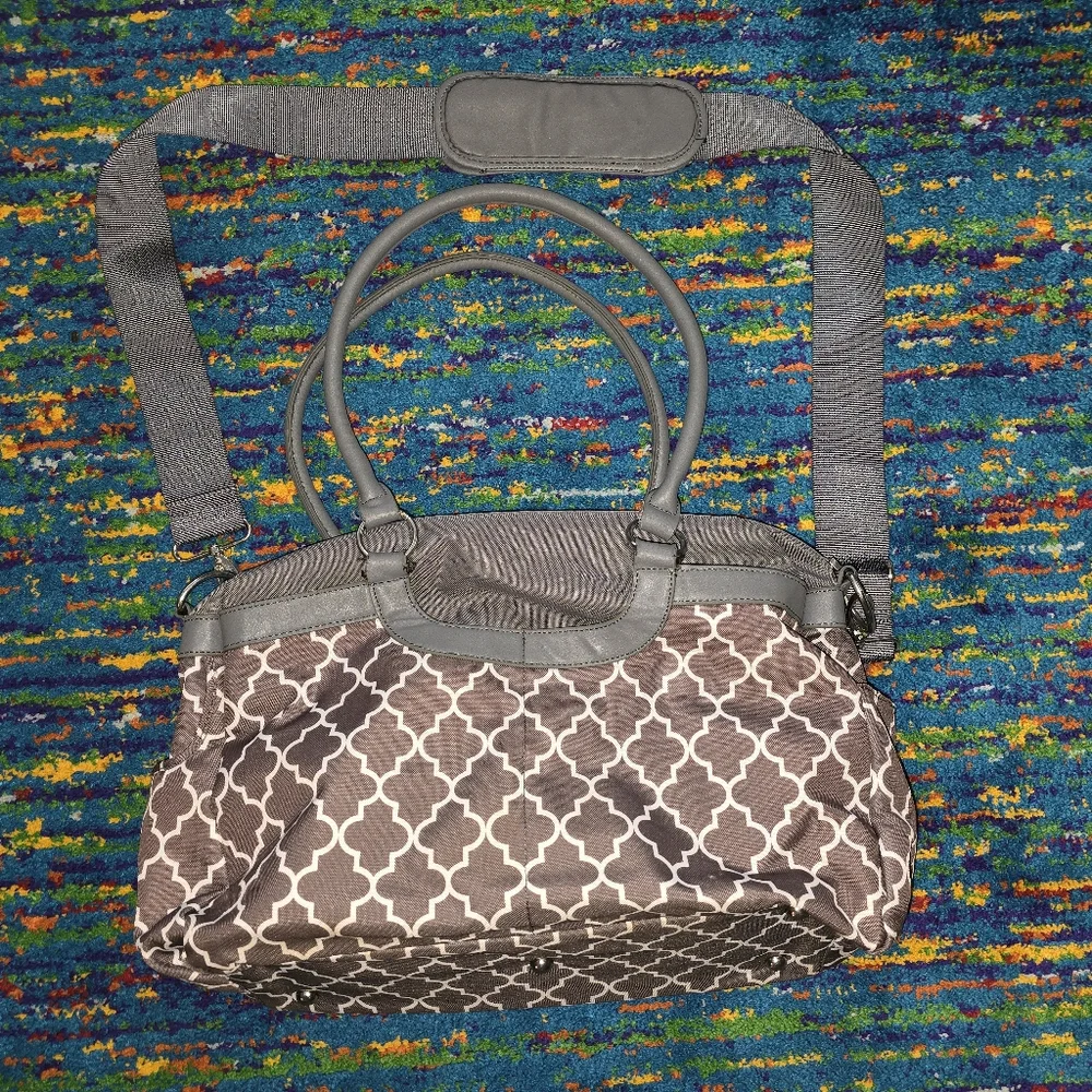 JJ COLE Grey geometric pattern diaper bag w/ changing‎ pad.